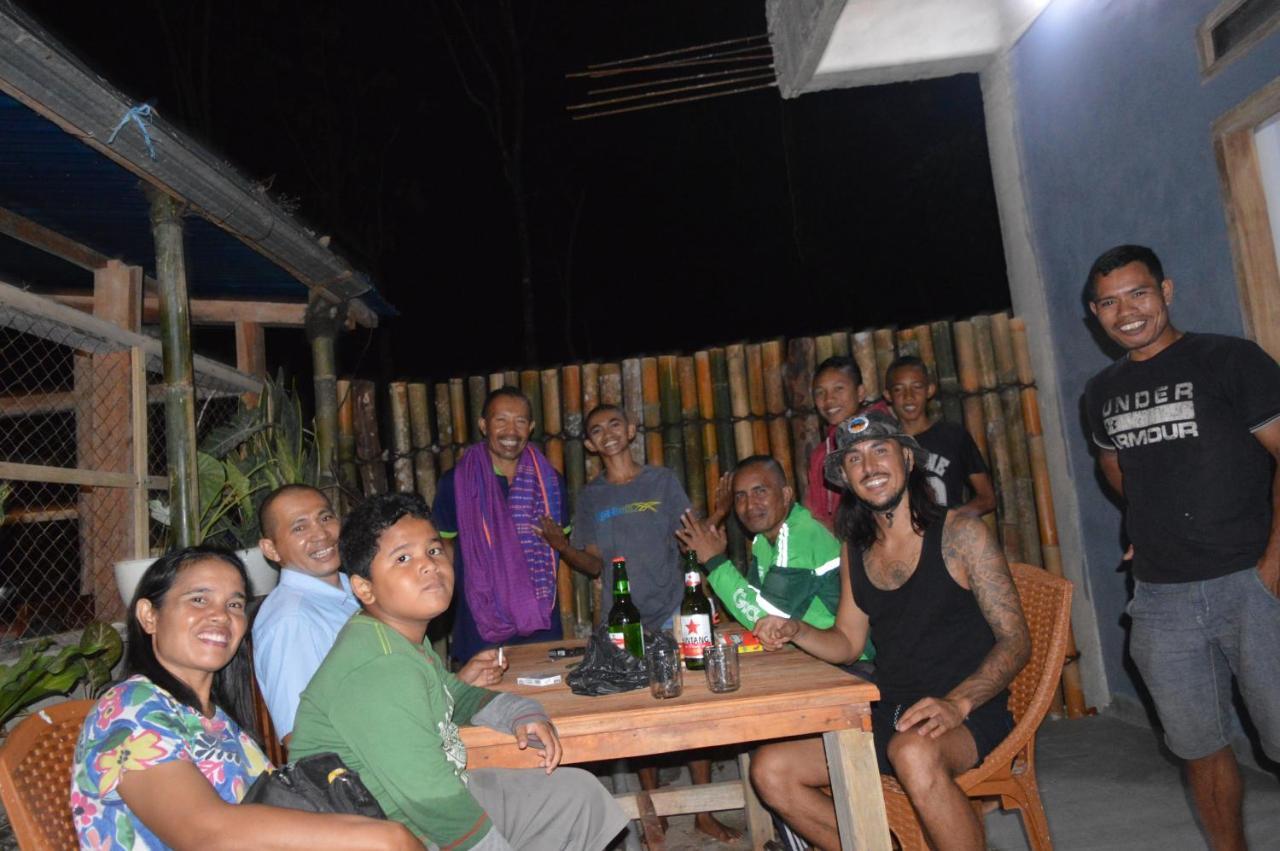 Labuan Bajo Mahoni Guesthouse 外观 照片