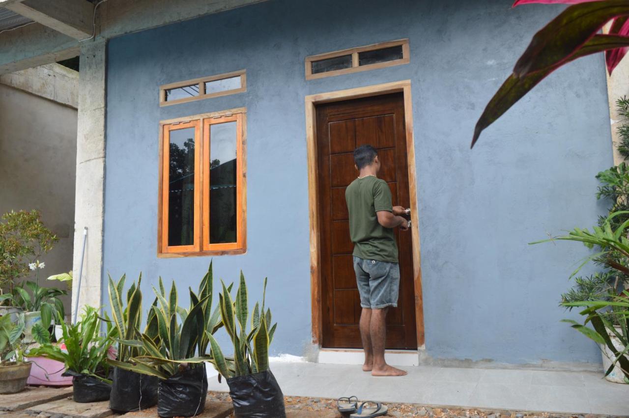 Labuan Bajo Mahoni Guesthouse 外观 照片