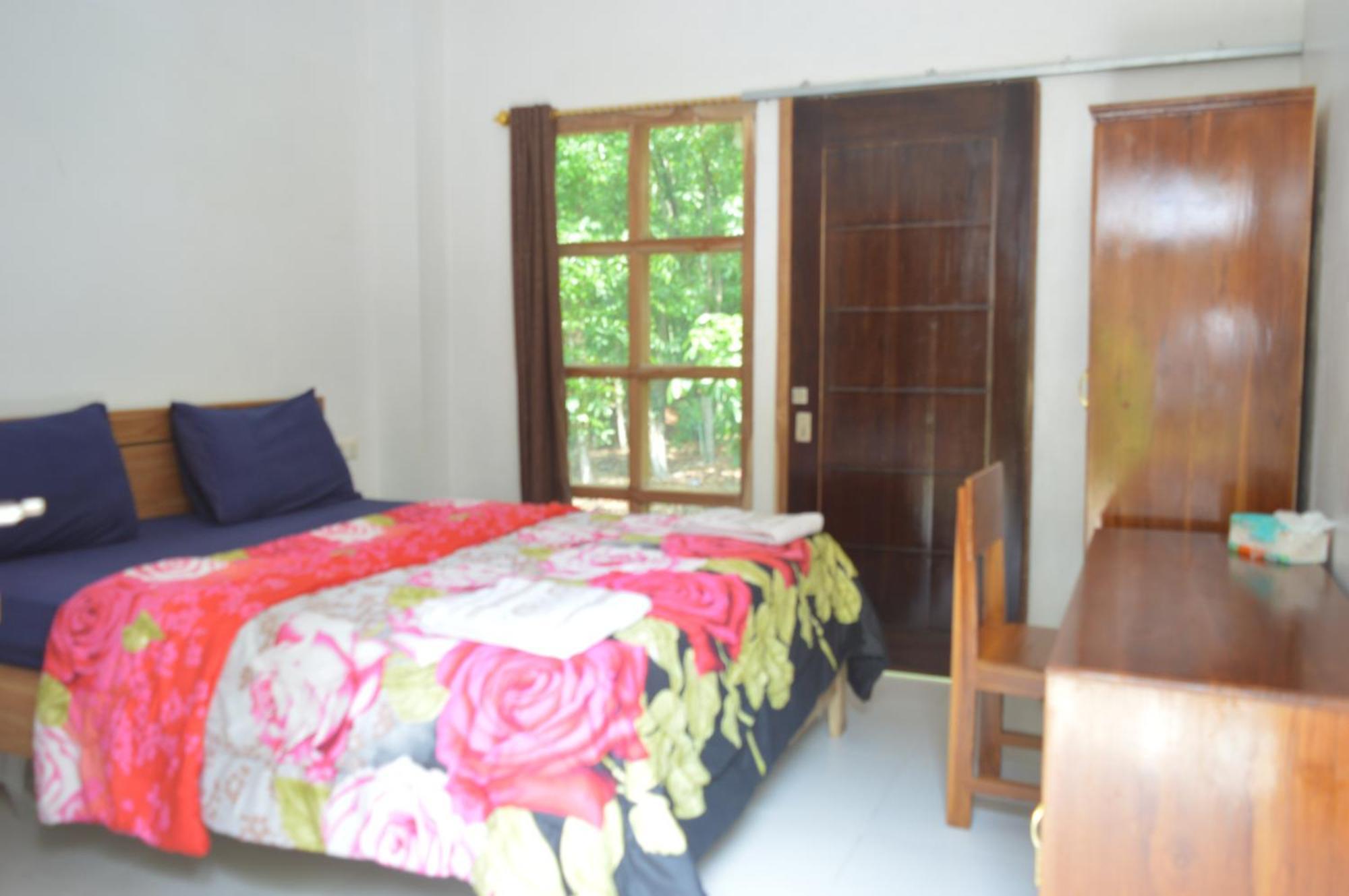 Labuan Bajo Mahoni Guesthouse 外观 照片